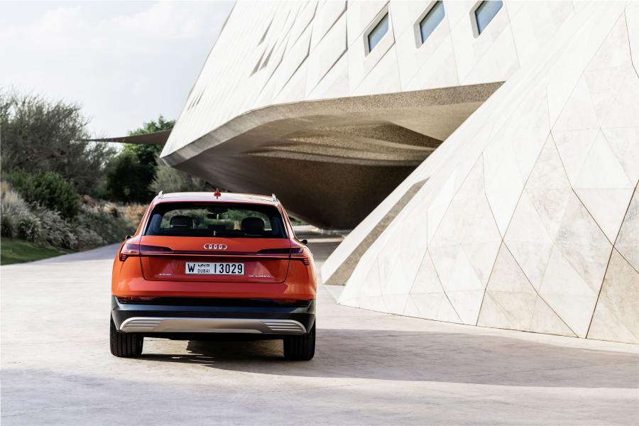  Audi e-tron 55 Quattro 2019 года  (WW) (фото 190 из 452)